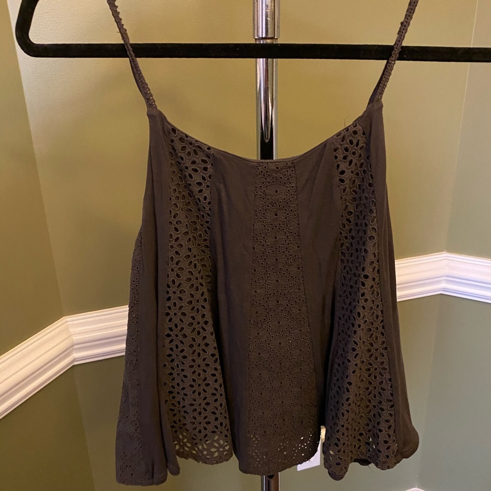 American Eagle cropped and flowy tank top